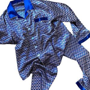 Mens silk/satin feel pajama set XXL. Classic men’s lounger print w/ blue trim